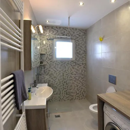 Like Apartment *